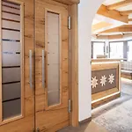 Edelweiss Echt-charmant Bed & Breakfast 3*